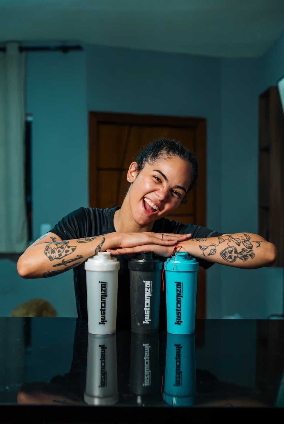 Rai com garrafas personalizadas