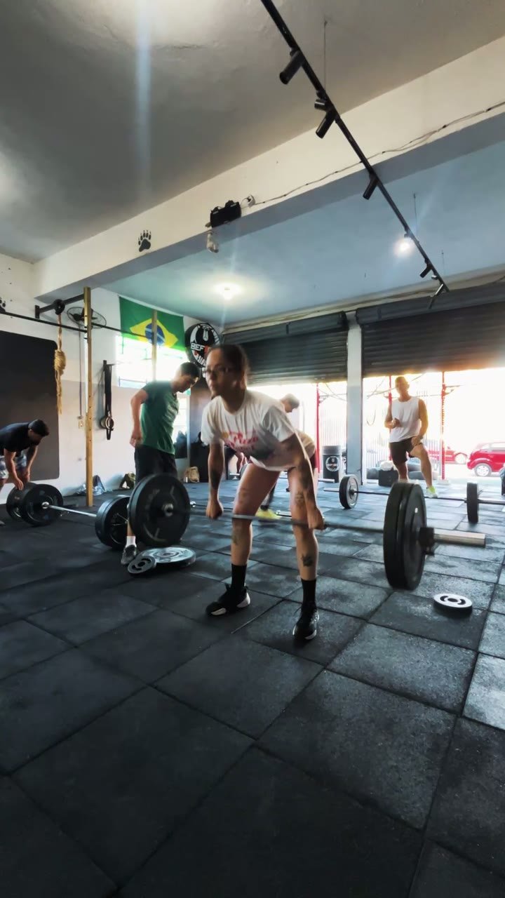 Frame do vídeo de treino da Rai